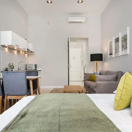 Venetian House Market Square 아파트호텔 4*