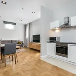 Venetian House Market Square Apart-hotel 4*