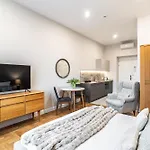 Venetian House Market Square 4*