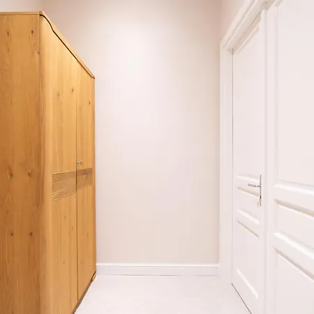 Venetian House Market Square Apart Otel 4*