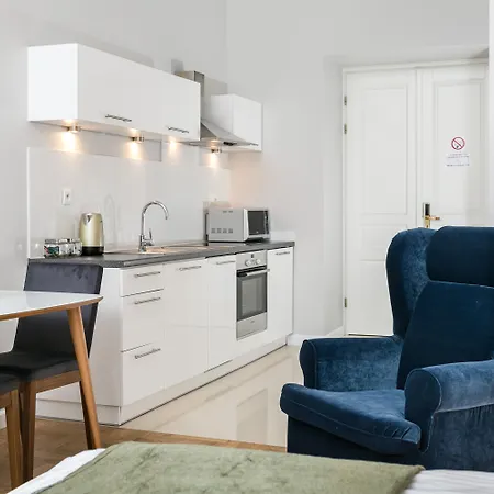Venetian House Market Square Hotel apartamentowy 4*