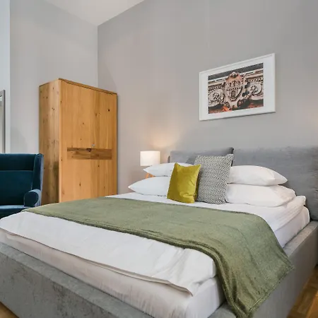 Venetian House Market Square Aparthotel Krakau
