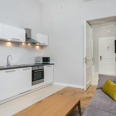Venetian House Market Square Ξενοδοχείο με διαμερίσματα 4*