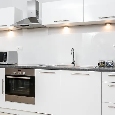 Ξενοδοχείο με διαμερίσματα Venetian House Market Square 4*