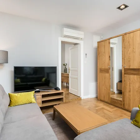 Venetian House Market Square 4*