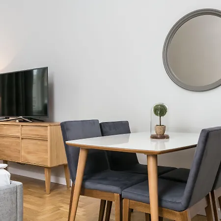 Aparthotel Venetian House Market Square 4*