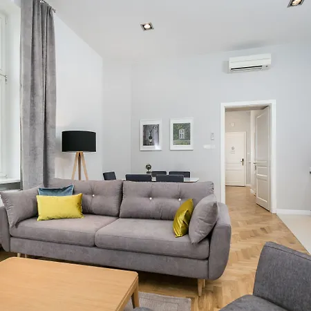 Apartmanhotel Venetian House Market Square