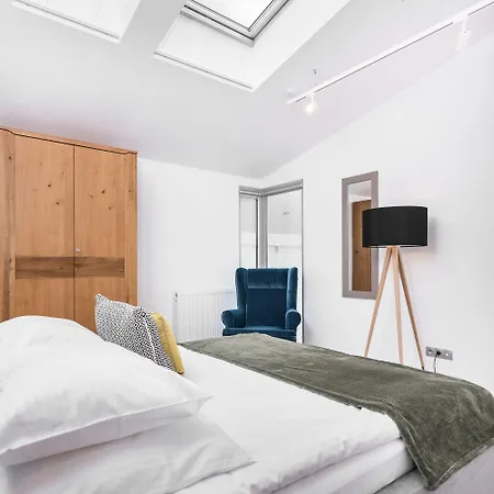 Venetian House Market Square 4*