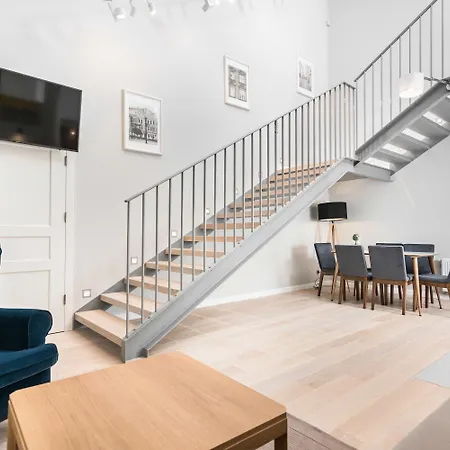 Aparthotel Venetian House Market Square 4*