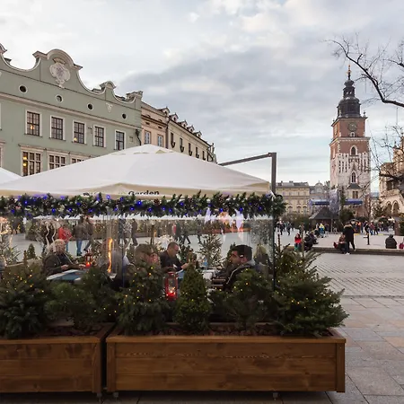 Venetian House Market Square Apartmanhotel