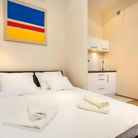 Venetian House Market Square Hotel apartamentowy