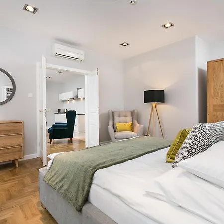 Aparthotel Venetian House Market Square Krakau