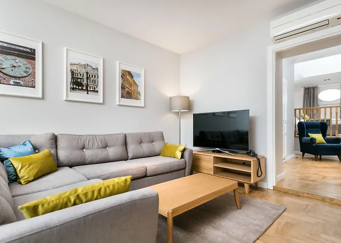 Venetian House Market Square 아파트호텔 4*