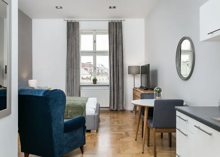 Venetian House Market Square 아파트호텔 4*