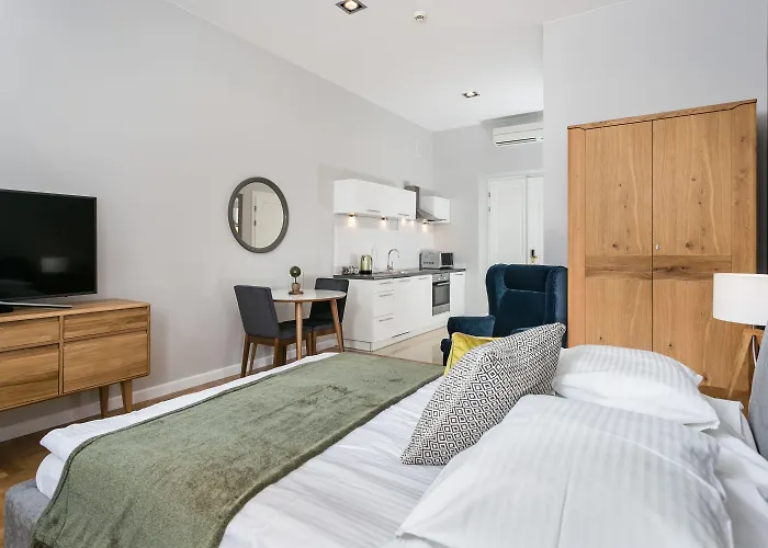 아파트호텔 Venetian House Market Square