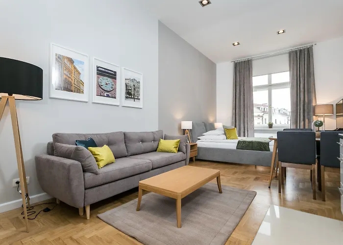 아파트호텔 Venetian House Market Square 4*