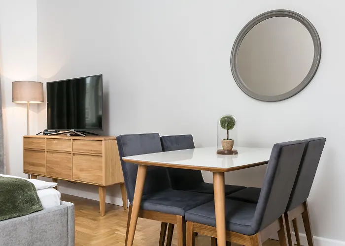 아파트호텔 Venetian House Market Square 4*