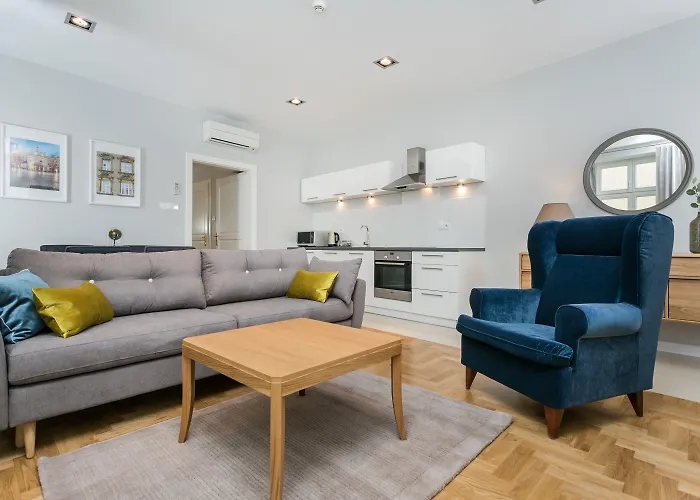 Venetian House Market Square 4*