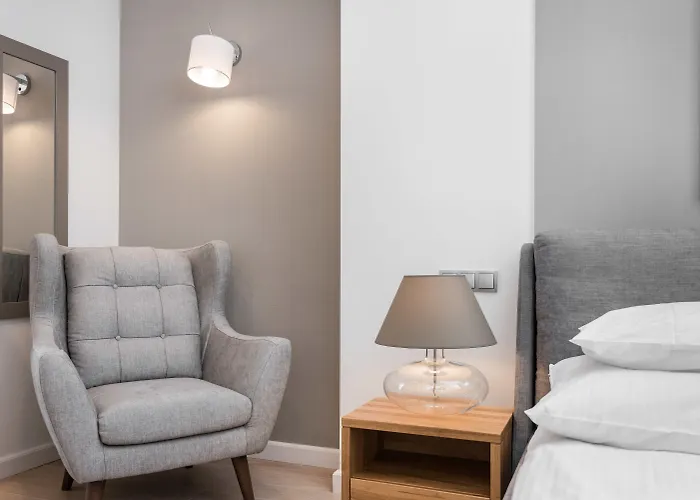 아파트호텔 Venetian House Market Square 4*