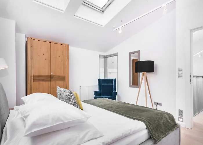 Venetian House Market Square 4*