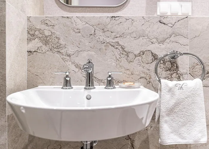 Venetian House Market Square 아파트호텔 4*