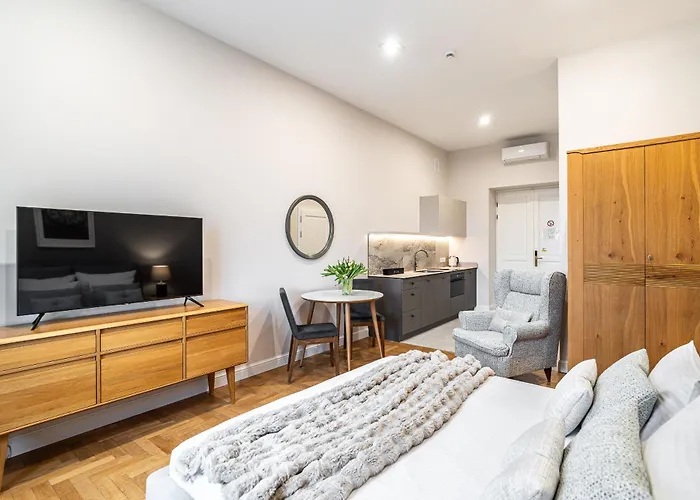 Venetian House Market Square 4*