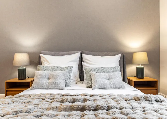 Venetian House Market Square 아파트호텔 4*